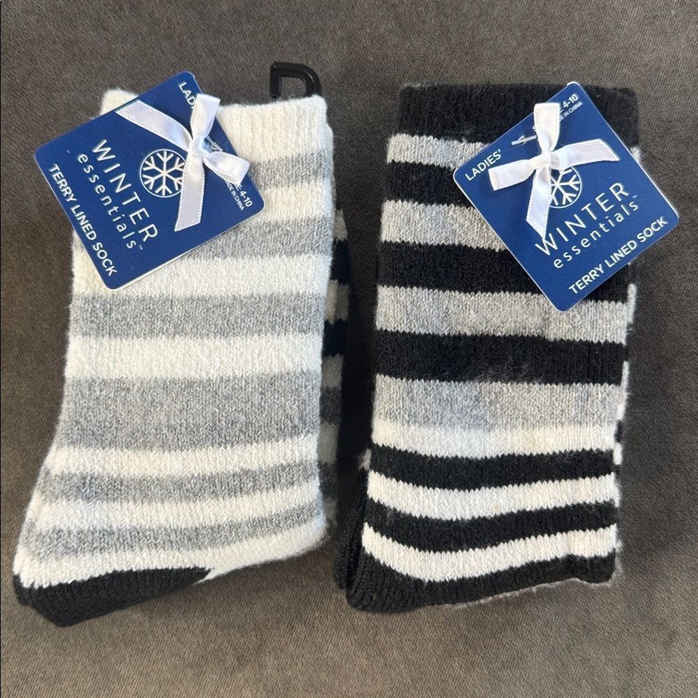 Womens Winter Essentials Terry Lined Striped Socks 1xBlack 1xWhite Size 4-10 NEW
